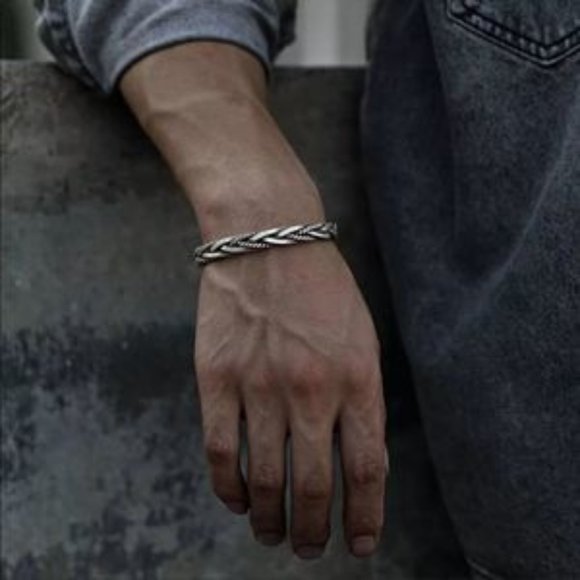 Boutique Other - NEW 925 Sterling Silver Mens Modern Twist Bracelet
